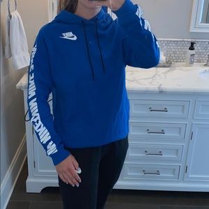 NWOT nike sweatshirt